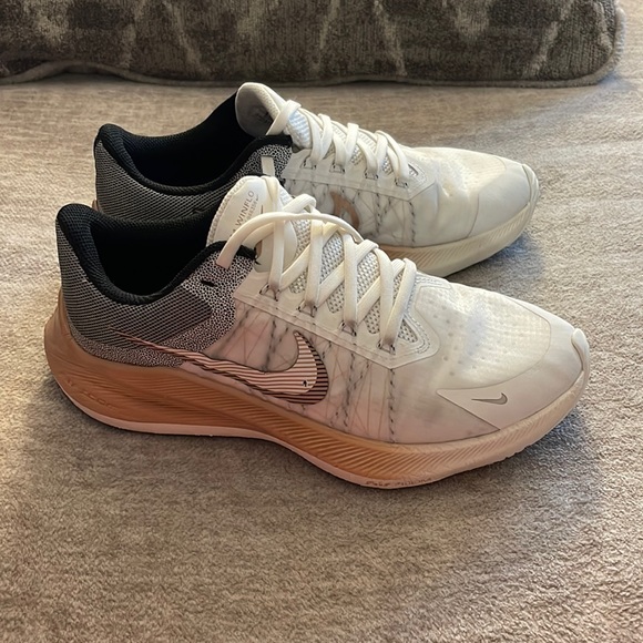 Practically brand new Women’s Nike Zoom Winflo - Picture 1 of 8